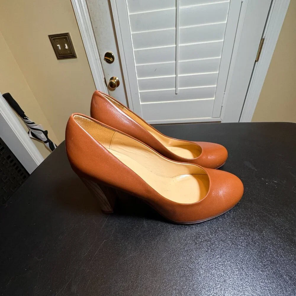 Kate Spade New York size 6.5 B tan pumps